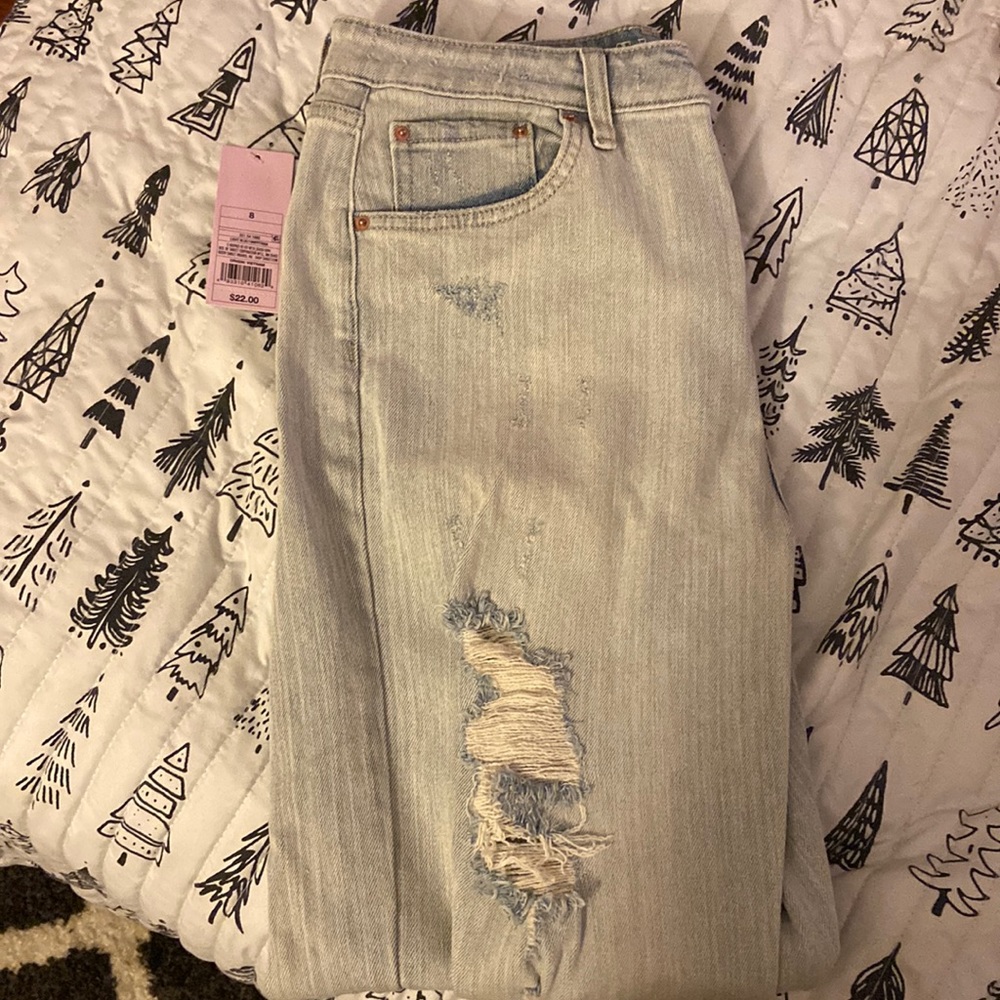 Light wash ripped mom jeans